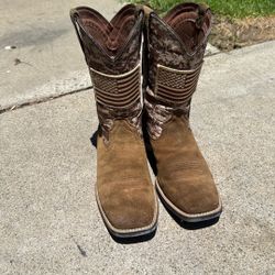 Ariat Cowboy Boots Size 11D, Swayed Leather