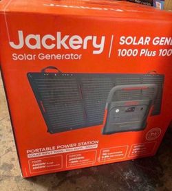 2000W Output/4000W Peak Solar Generator 1000 Plus Expandable Push Button Start Battery LiFePO4 100W Solar Panels