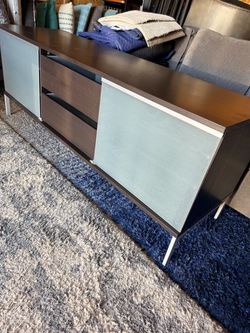 Tobo TV Stand in Cappuccino (W67"D20"H26")