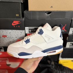 DS Jordan SB 4 Navy size 10.5 