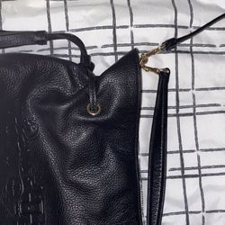 COACH CA213 Andy Crossbody with Horse and Carriage in Black Gold Leather Tassel. 