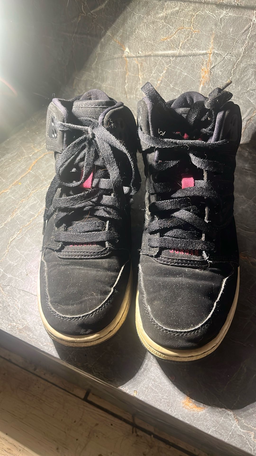 Women’s Jordan’s Size 6 Y