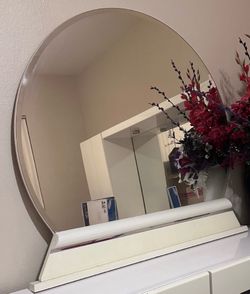 Circular mirror