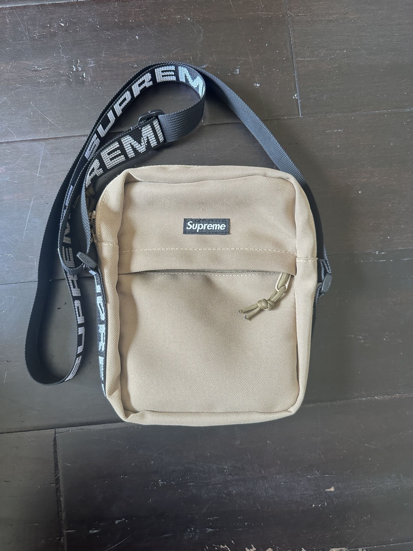 SS18 supreme shoulder bag beige 