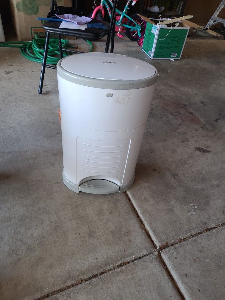 Diaper Dekor Diaper Pail