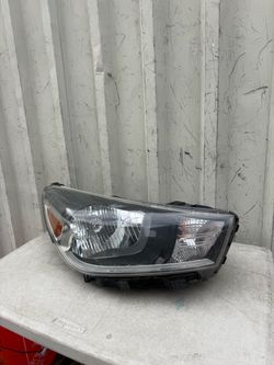 KIA RIO ( 2018 2019 2020 2021 2022 2023 ) HEADLIGHT HEADLAMP RIGHT PASSENGER SIDE RH ORIGINAL Used OEM