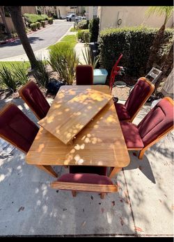 Free oak dining table with leaf and 6 chairs