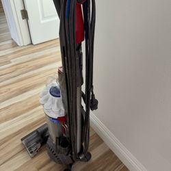 Dyson Slim Ball Vacuum Cleaner 