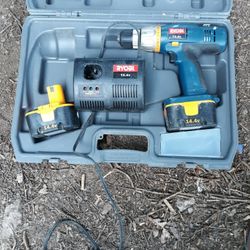 Drills Chargers And Cases 