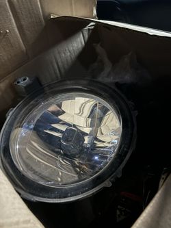 Jeep Gladiator Head lights 