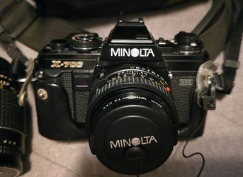 Minolta X700 film SLR camera kit