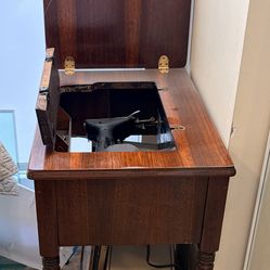 Vintage 201 Singer Sewing Machine with Table