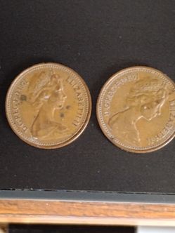 2 1971 1 New Penny Elizabeth ll coins