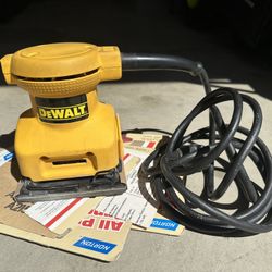 Dewalt Corded 1/4 Sheet sander