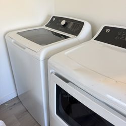 GE WASHER AND DRYER SET