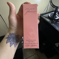 Perfume Estee lauder 