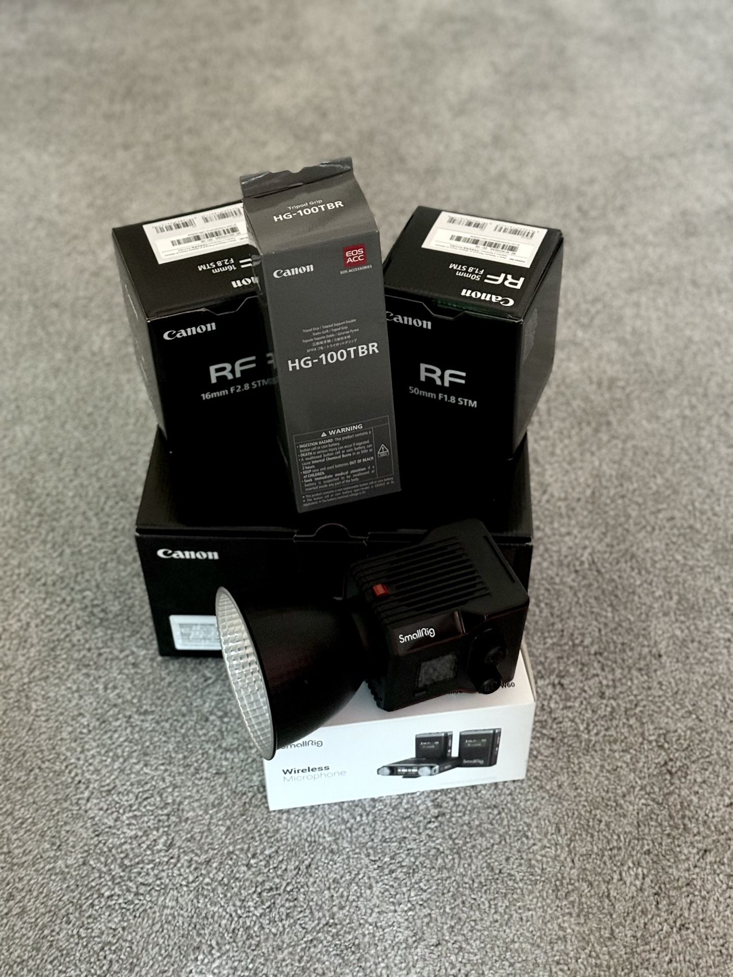 CANON R8 + ACCESSORIES