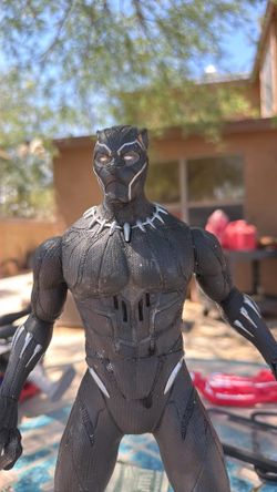 Marvel 2017 Hasbro Black Panther 13" Slash & Strike Back Talking Action Figure