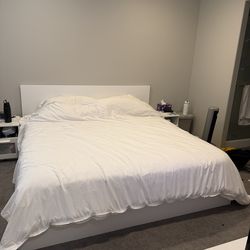 King Bed Frame (white)