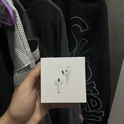 AirPods 4 “actively Noise Cancellation” 