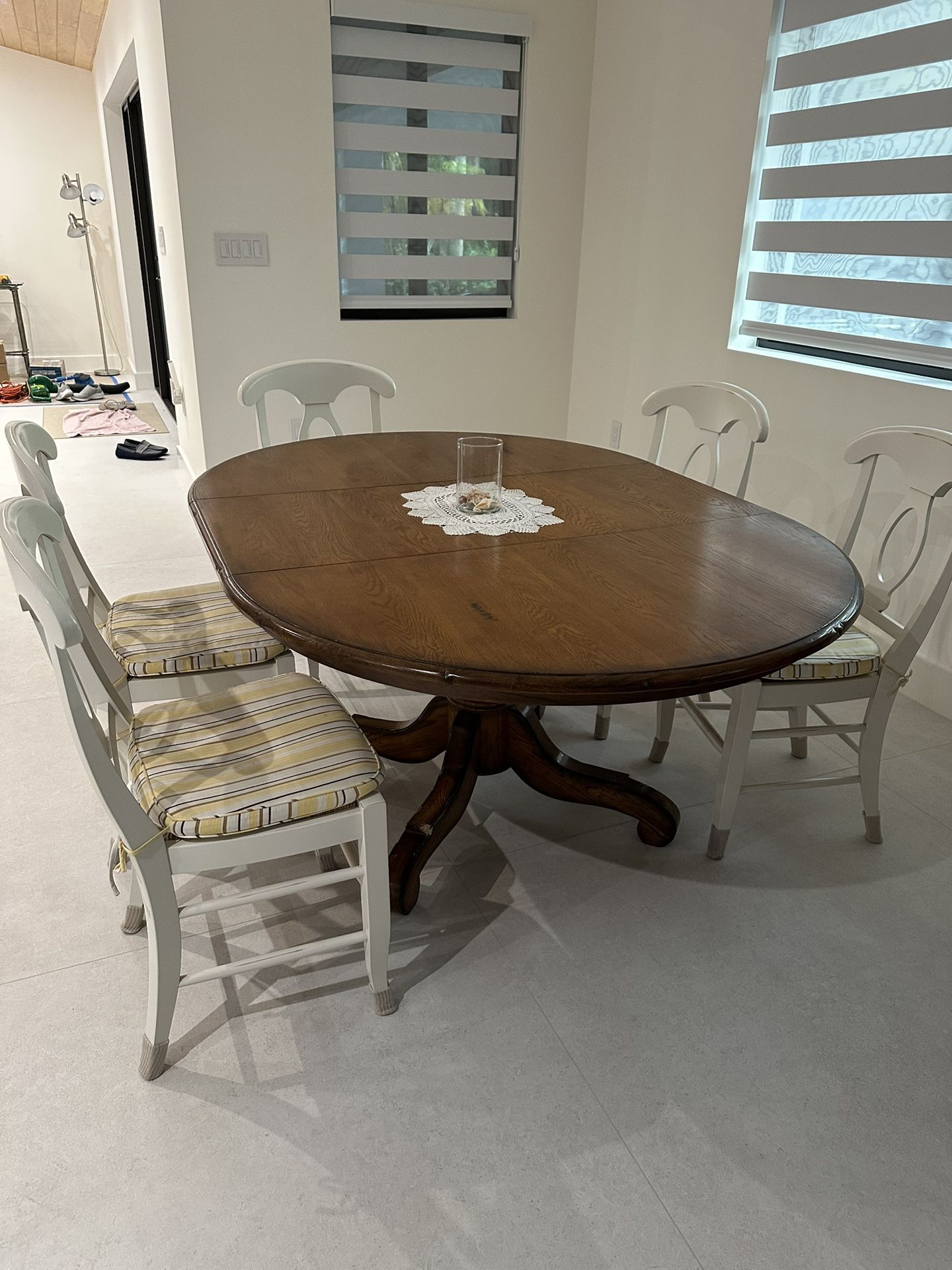 Dinning Table + 6 Chairs Pottery Barn