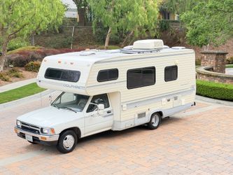 1992 Toyota dolphin
