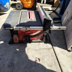 Portable Table Saw Milwaukee 