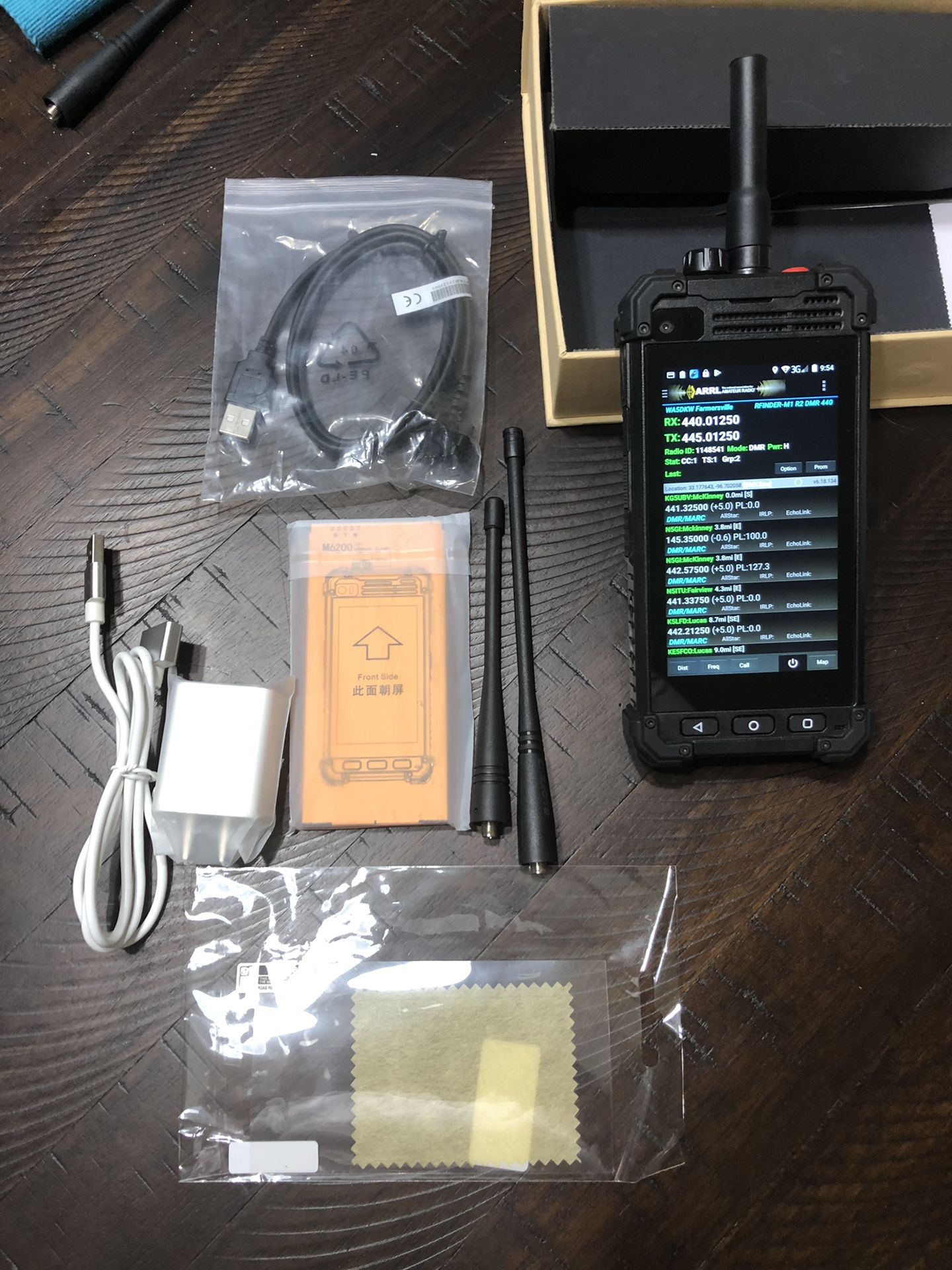 RFinder M1 UHF/VHF DMR Radio and Smart Phone