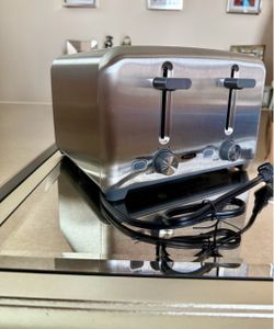 Bella 4-Slice Stainless Steel Toaster – Excellent Condition