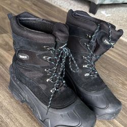 Men’s Snow Boots Size 9