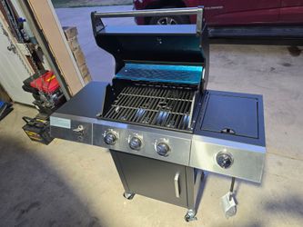 Propane 3 burner grill brand new