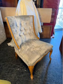 Beautiful velvet accent chair