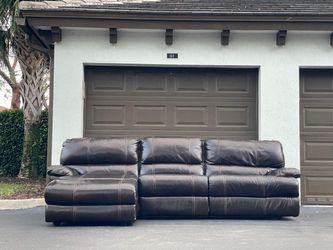 Couch/Sofa Sectional - Electric Recliner - Leather - Delivery Available 🚛