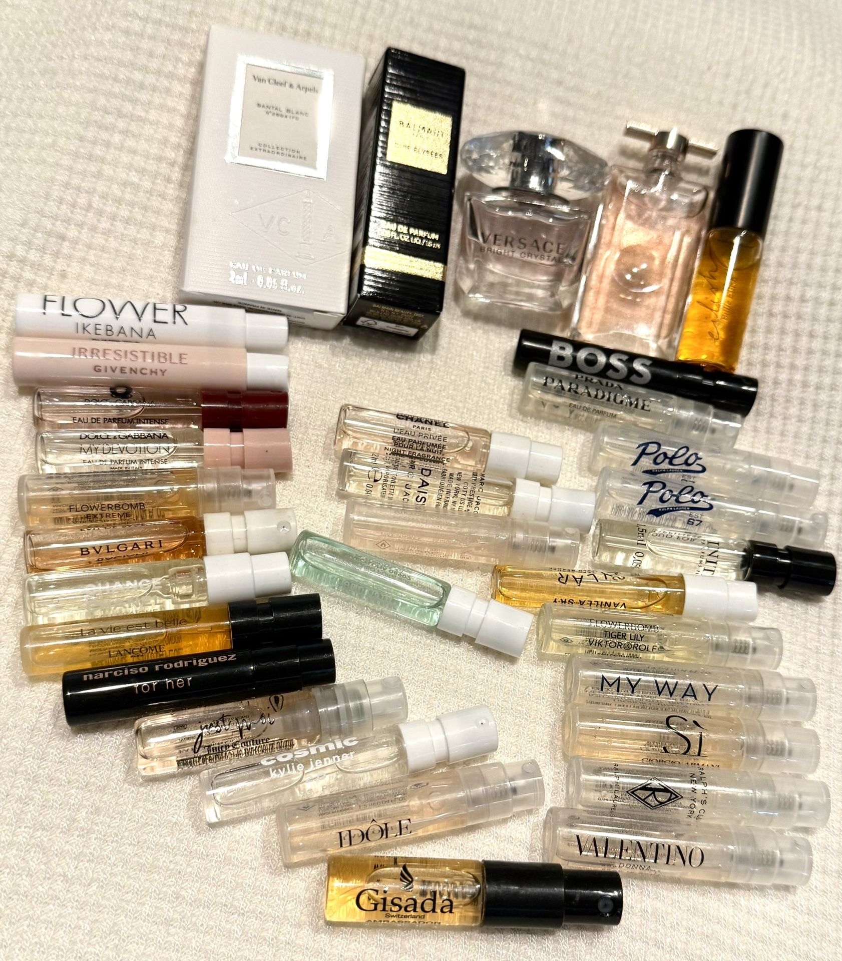 PERFUME SAMPLES AND MINI BOTTLES LOT 33