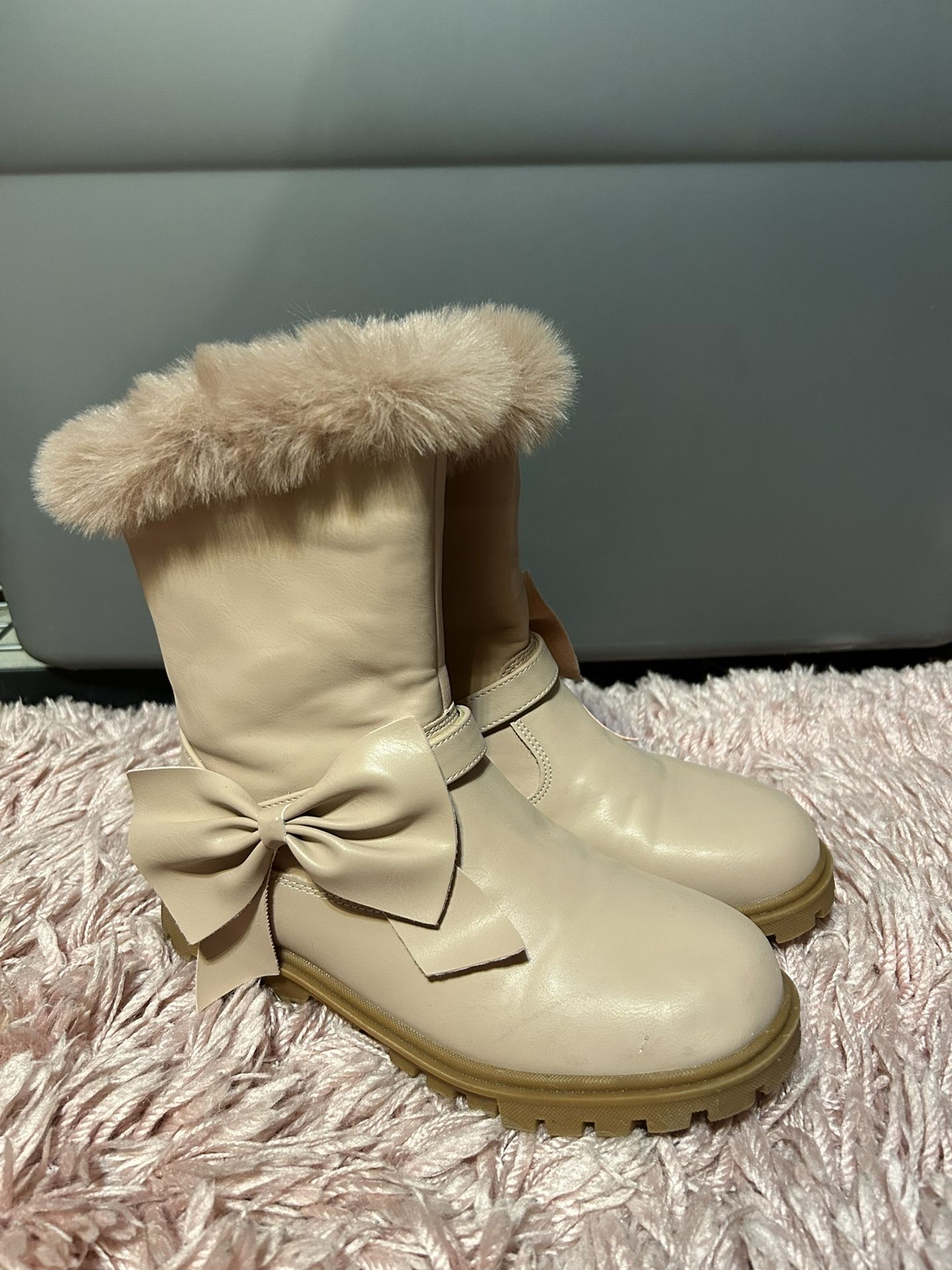 Girl pink boots