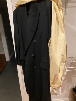 Men’s 100% Cashmere Topcoat made in Italy. This is a beautiful and extremely elegant topcoat. I paid around $1600 like 20 years ago and have only worn