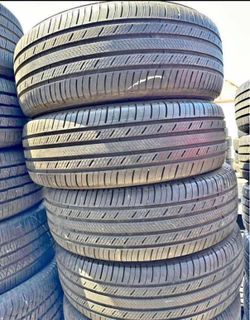 🌀🔱235 65 R 18 vendo llantas usadas marca Michelin tires