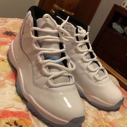 Jordan 11 Legend Blue Size 9.5