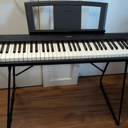 Yamaha Piaggero NP-11 61-Key Keyboard Black w/ Stand, Pedal, Adapter