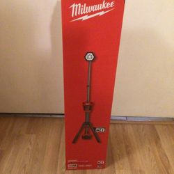 Milwaukee M18 ROCKET Tower Light.  Brand NEW.  Tool Only.  NUEVO.