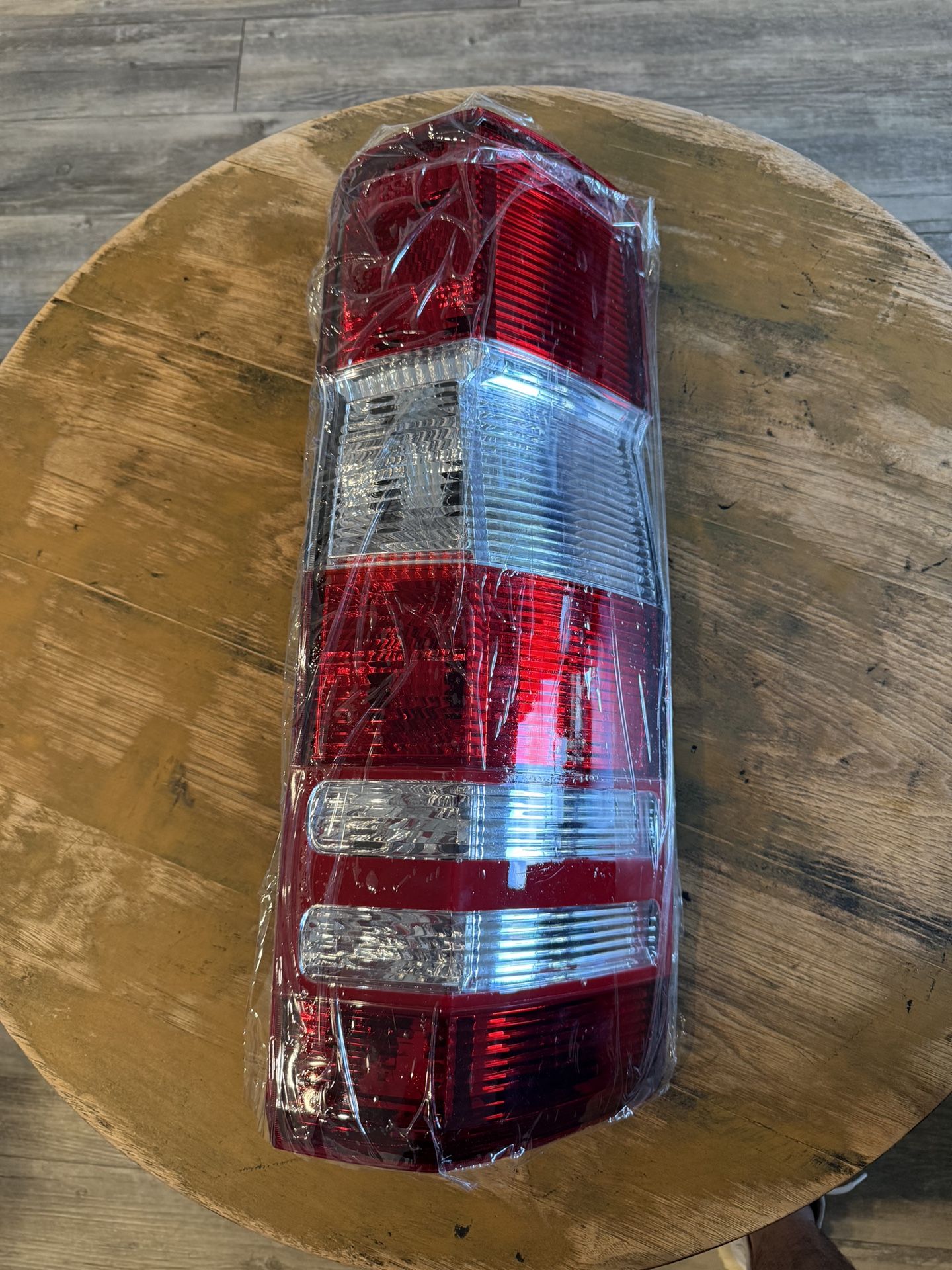 For 2007-2017 Mercedes Benz Sprinter Right Passenger Side Tail Light Rear Lamp