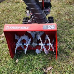 24" Troy Bilt Snow Blower 