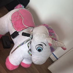 Dynacraft Stable Buddies Willow Unicorn 6-Volt Plush Ride-On