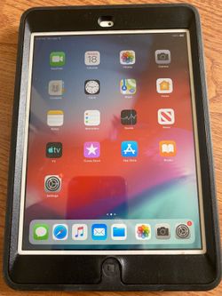 iPad Mini 2 Retina (WiFi) / 32GB w/Otterbox Case 7.9” screen