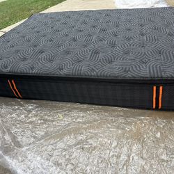 Big Queen Mattress 14” For Sale 