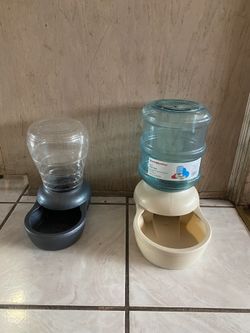 Pet Watere s Small & Medium $5,00 Each