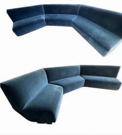 FREE SECTIONAL ! Pick up only!
