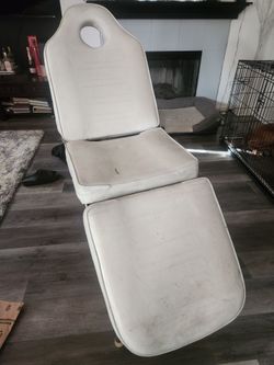 Massage/tattoo chair