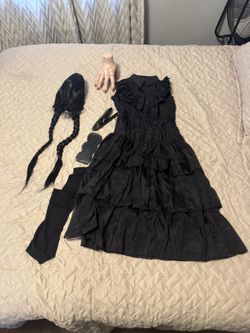 Hollowen Costume Wendnesday Addams