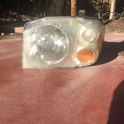 2002 Nissan Frontier Left Side Headlight